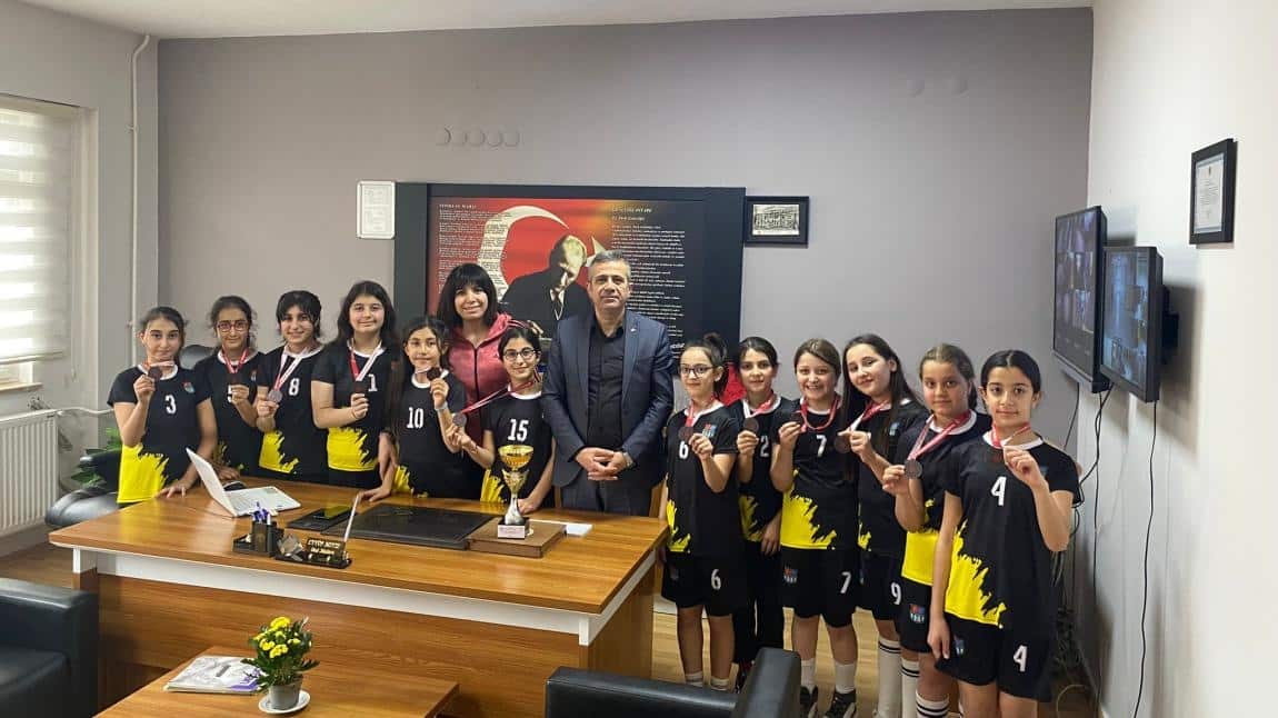 Kız Futsal Takımımız İl Üçüncüsü Oldu.